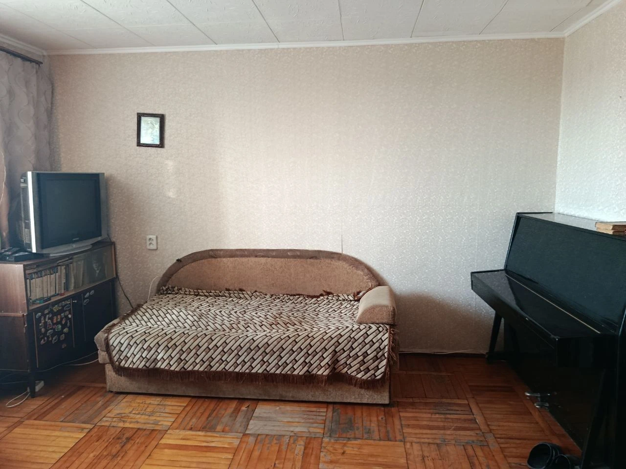 Терміново!! Продам 3 комнаты в 4-комнатной квартире. Лузанов