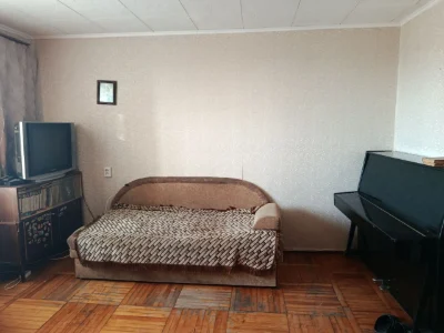 Терміново!! Продам 3 комнаты в 4-комнатной квартире. Лузанов