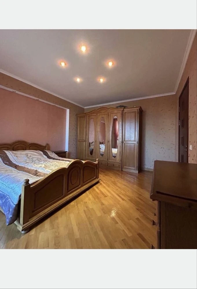 Продаж просторої 4-кімнатної квартири в Житомирі | 105,7 м²