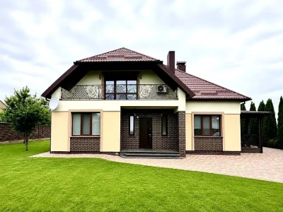Будинок. Рівне, Ярослава Стецька вул.