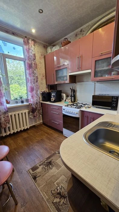 I will sell a 3-room apartment in Pridneprovsk.
