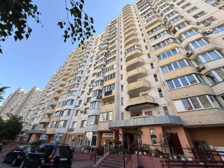 Без % Продаж 2к Ахматової/Ахматовой 35/Рівер молл/під ремонт