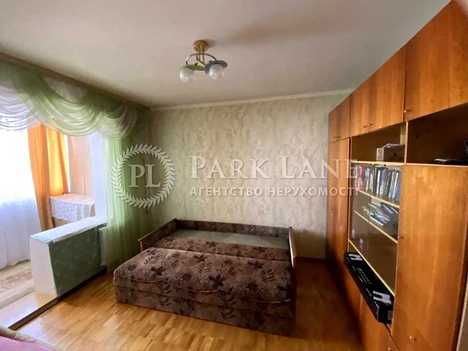 Квартира. Київ, Ревуцького вул.