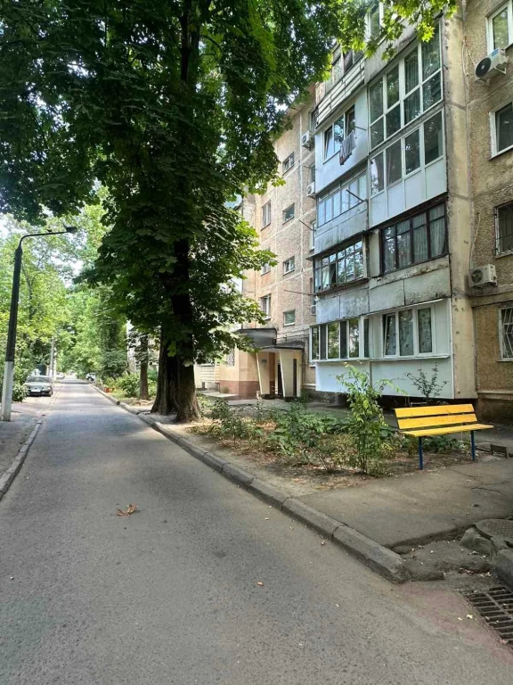 Продам комфортную 3 комнатную квартиру на Таирова на среднем