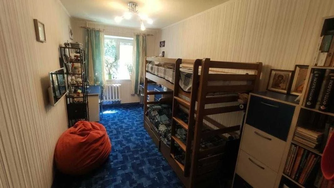 Продаж 2 к квартири м.Палац Спорту поруч