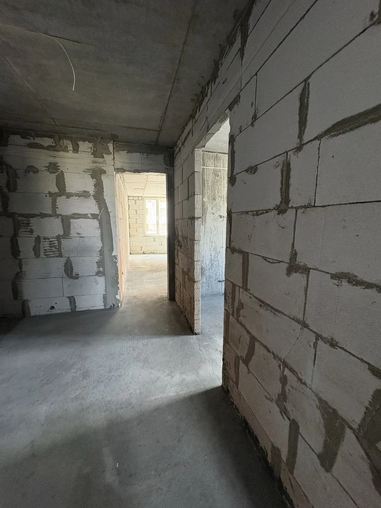 Продаж на Тролейбусній