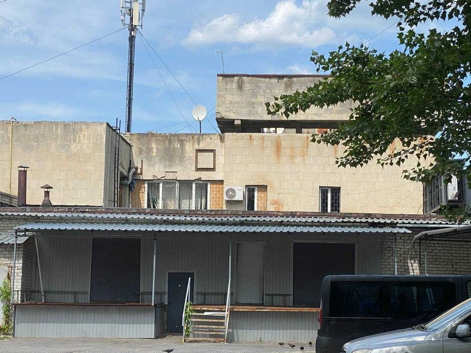 For sale: 97 sq.m. premises opposite the Dafi shopping center.