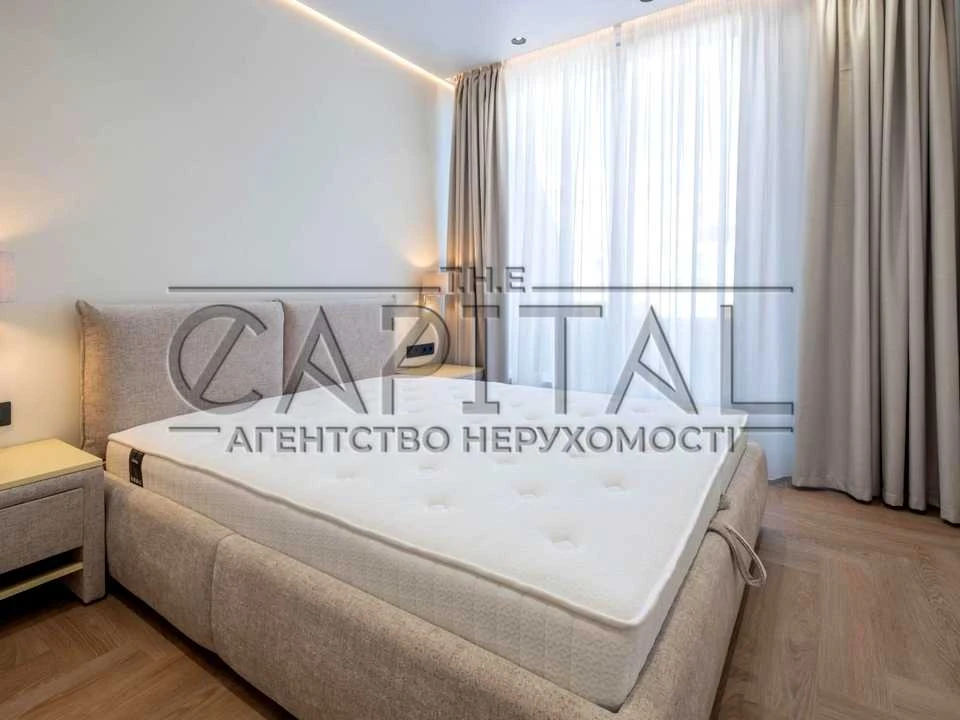 Квартира. Київ, Салютна вул.