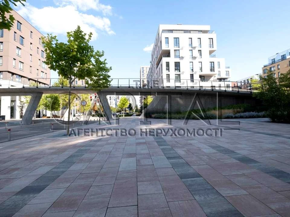 Квартира. Київ, Салютна вул.