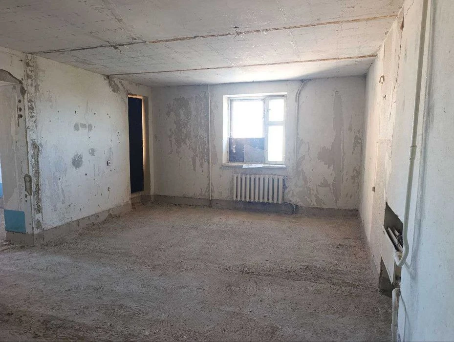 3 кімнатна квартира-студія під ваш ремонт на початку Богунії