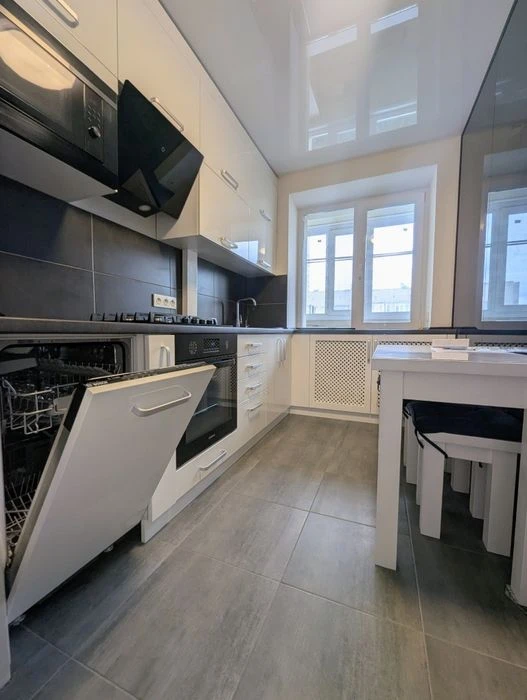 For sale 2-room apartment. Center. Dmytro Yavornytskyi