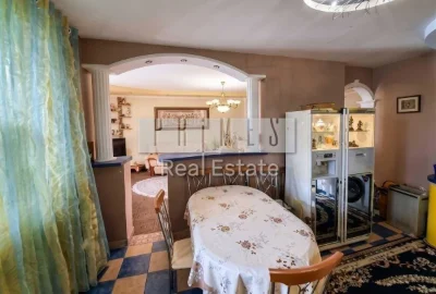 Продаж 3к квартири з ремонтом та паркомісцем, вул. Ахматової