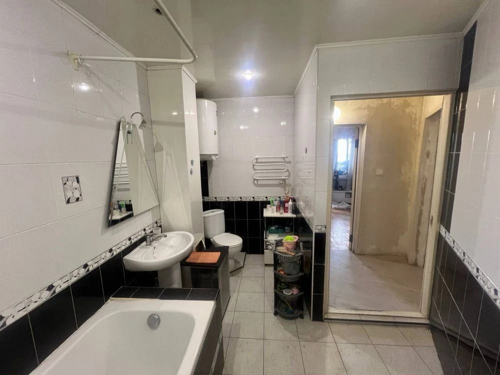 Продам 3 к квартиру на Набережной Победы, 130/корп.3 Ж/М  По