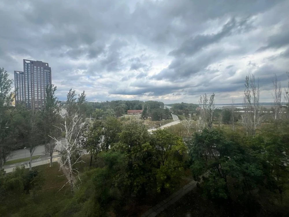 Продам 3 к квартиру на Набережной Победы, 130/корп.3 Ж/М  По