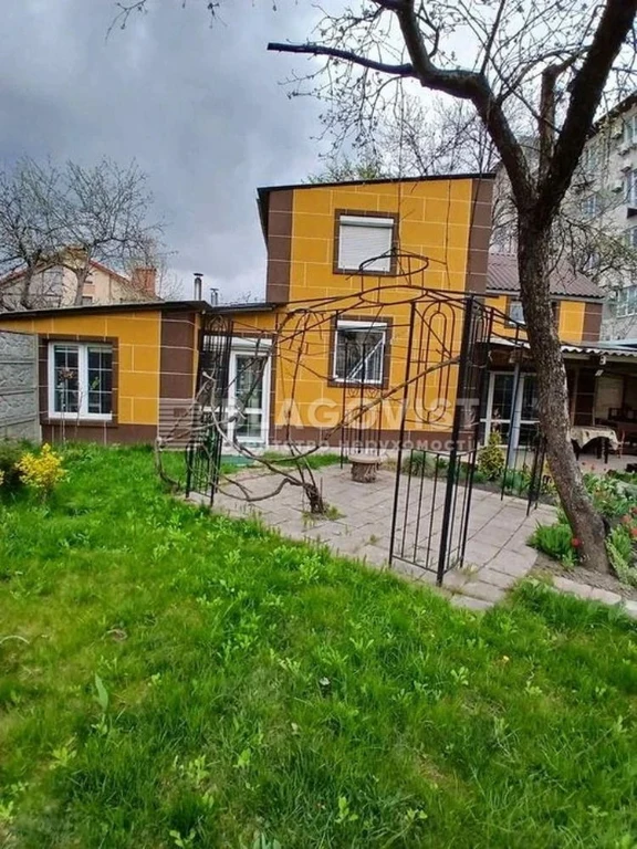 Продаж будинку вул. Смородинова 4 в Києві / W-7468252