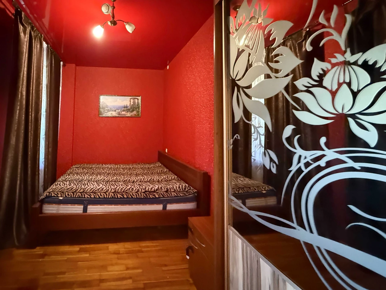 Продам 2 ком. квартиру, сталинка, ул. Мира 54/1, Новые Дома