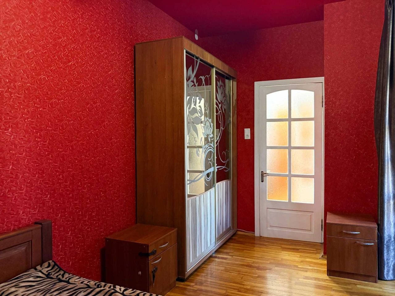 Продам 2 ком. квартиру, сталинка, ул. Мира 54/1, Новые Дома