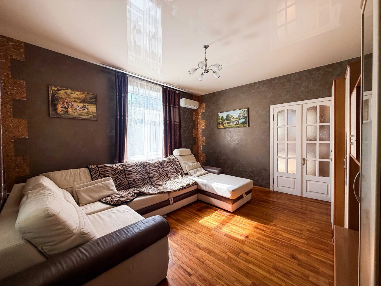 Продам 2 ком. квартиру, сталинка, ул. Мира 54/1, Новые Дома