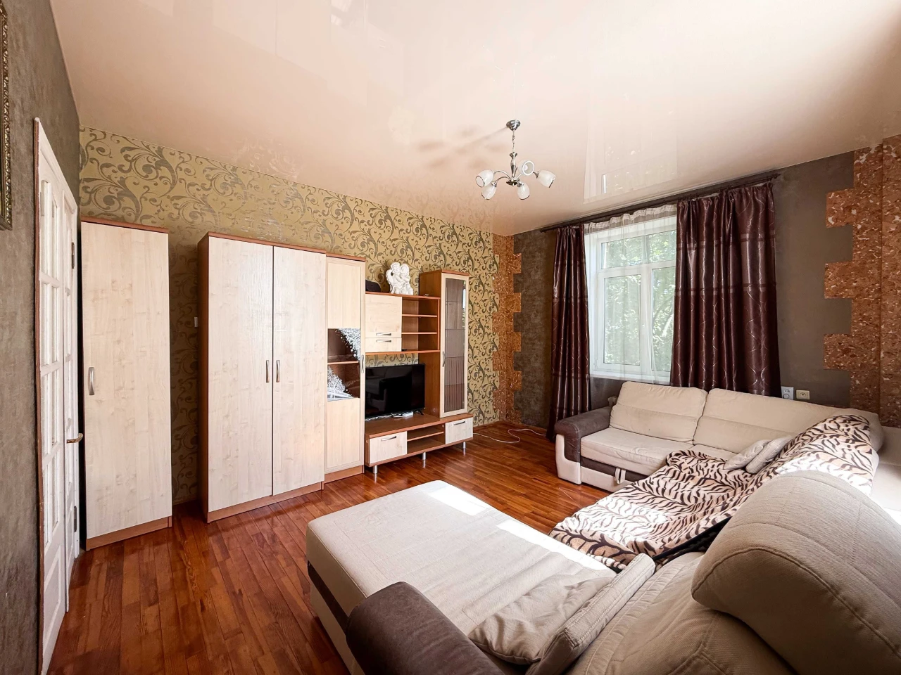 Продам 2 ком. квартиру, сталинка, ул. Мира 54/1, Новые Дома