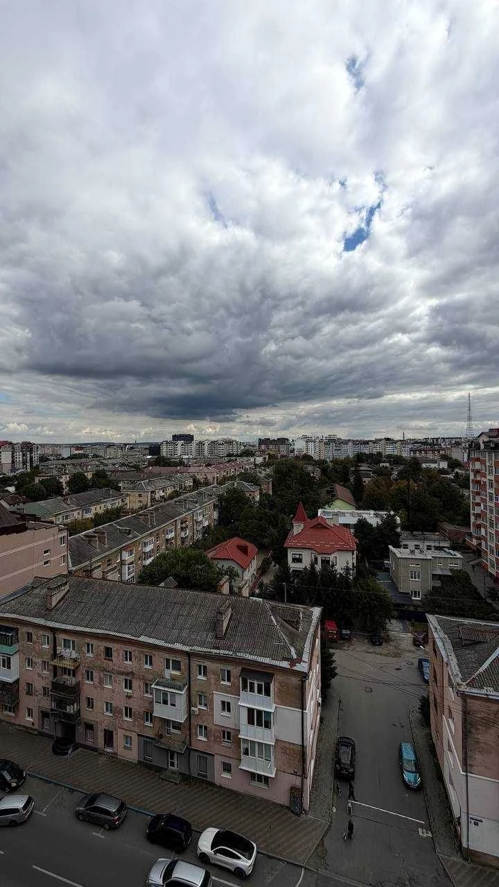 2 кімнатна квартира в центі міста в зданому будинку,індивіду