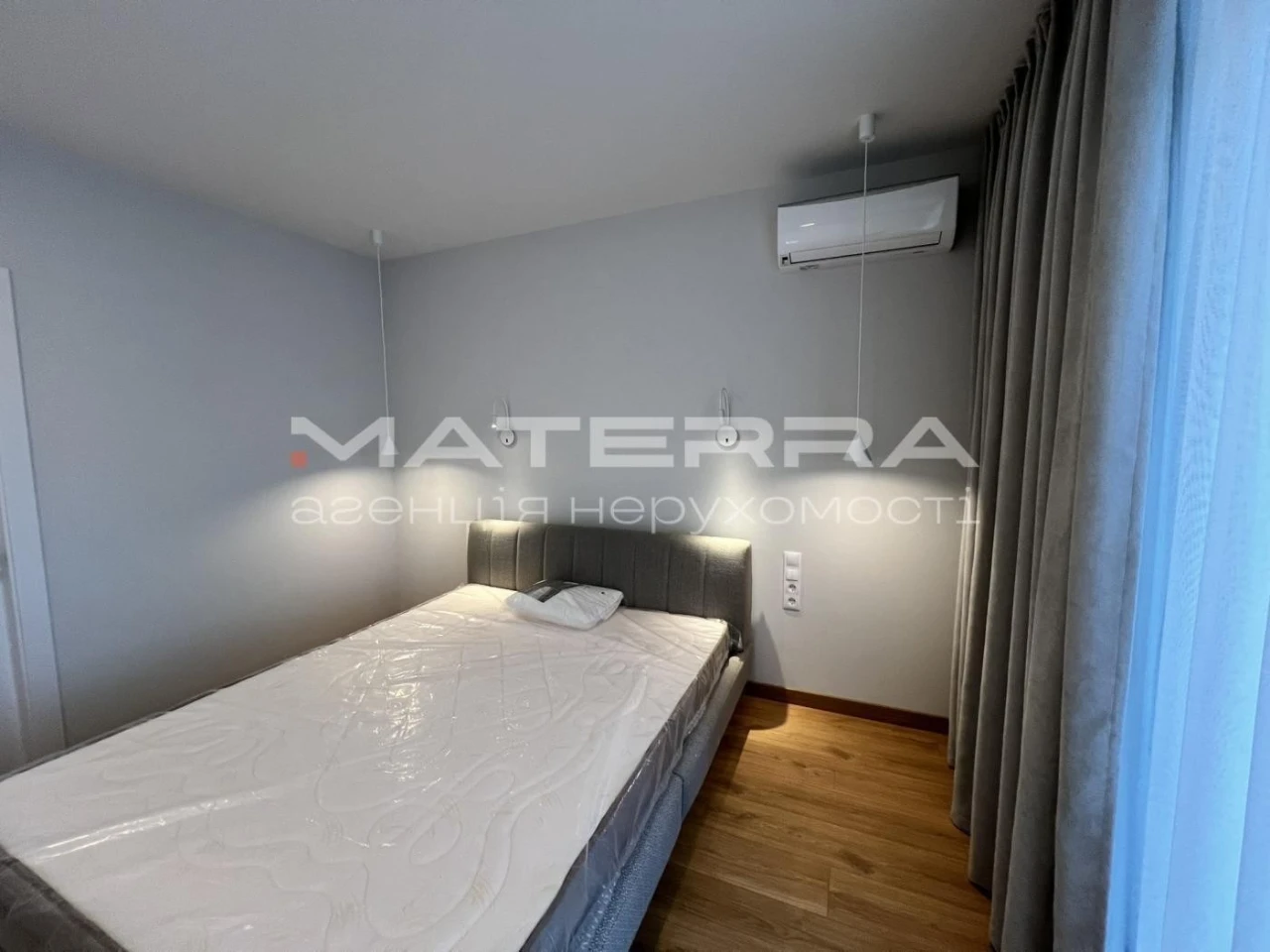 1-room apartment for sale 51.3 m², Solomyanska Square.
