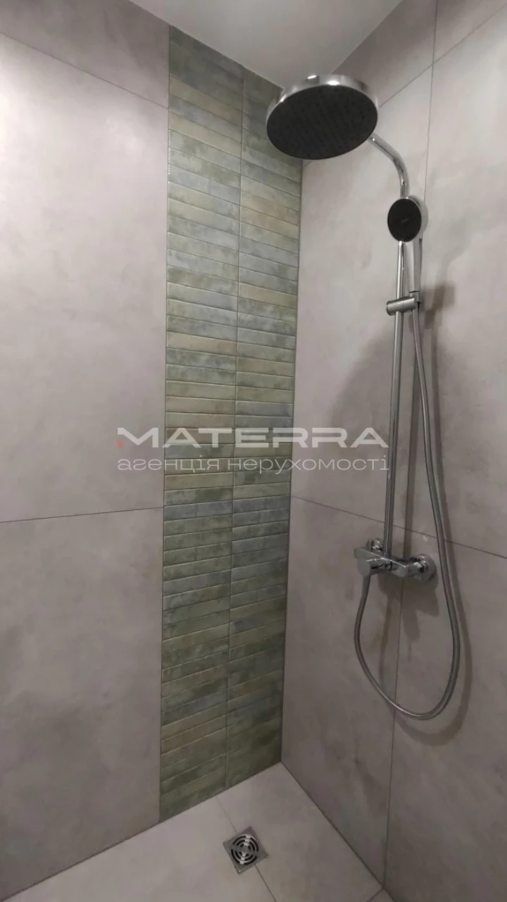1-room apartment for sale 51.3 m², Solomyanska Square.