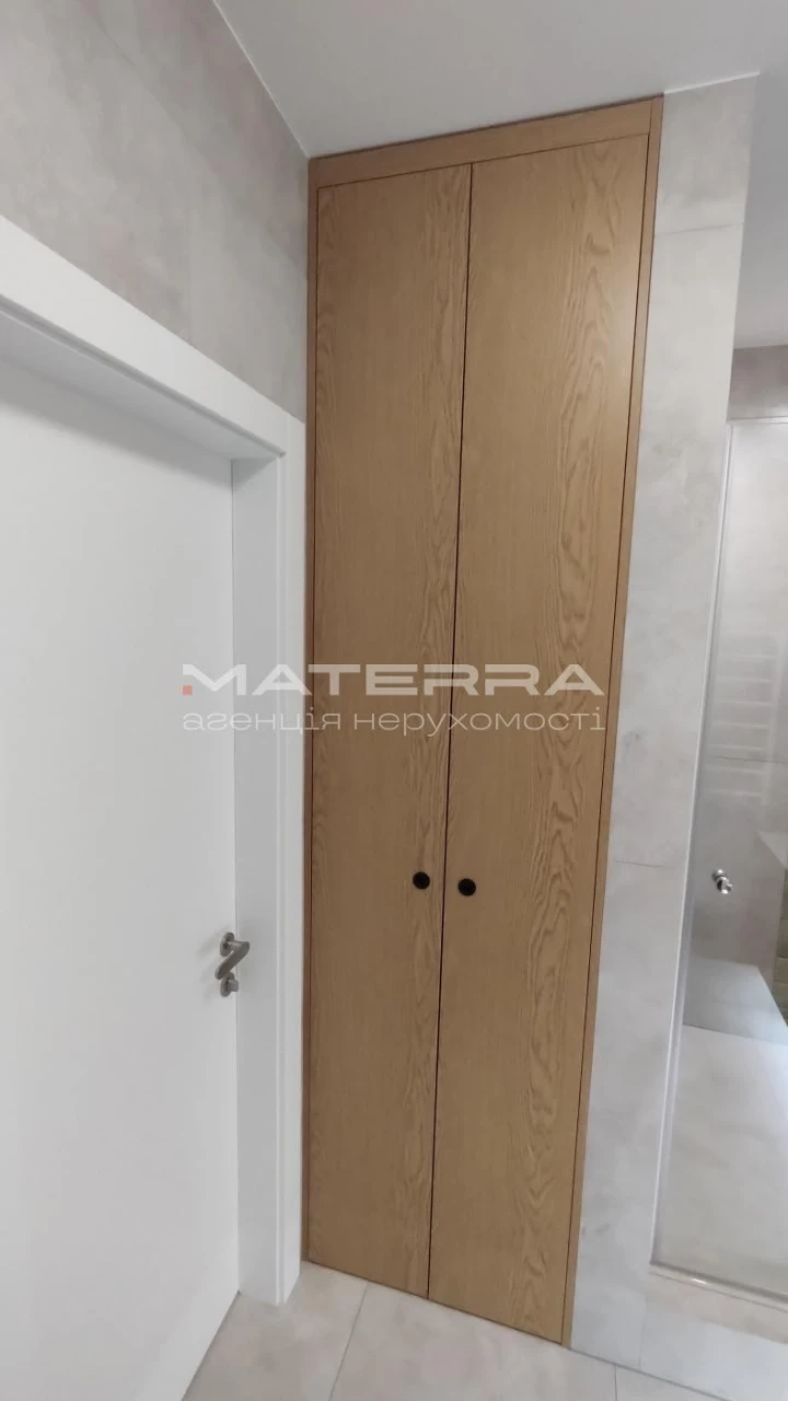 1-room apartment for sale 51.3 m², Solomyanska Square.