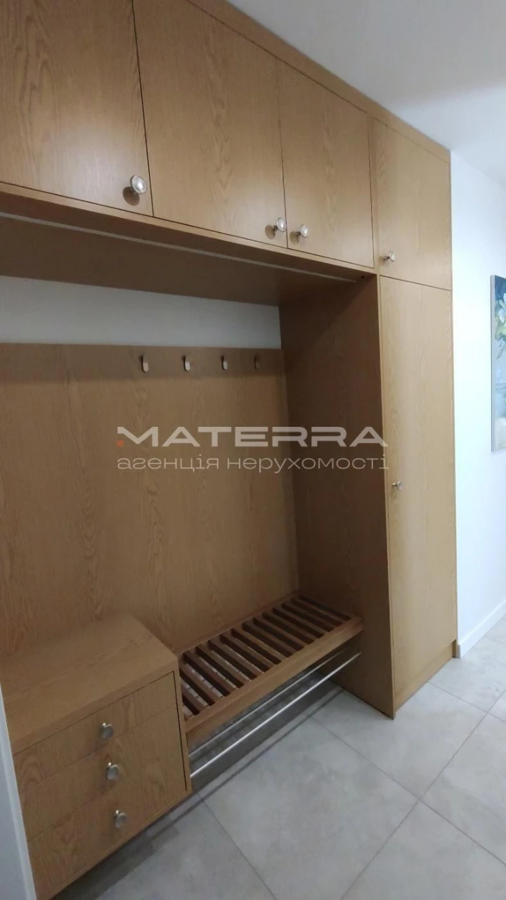 1-room apartment for sale 51.3 m², Solomyanska Square.