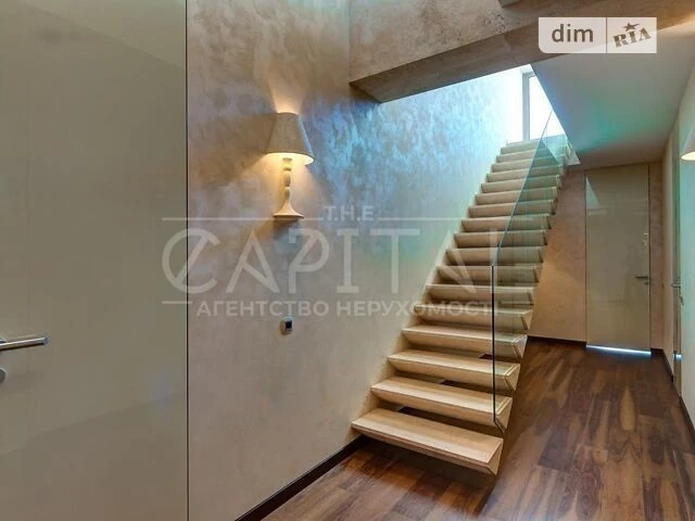 For sale 4-room apartment 220 sq. m. on Gogolivska Street 14 • ID 346