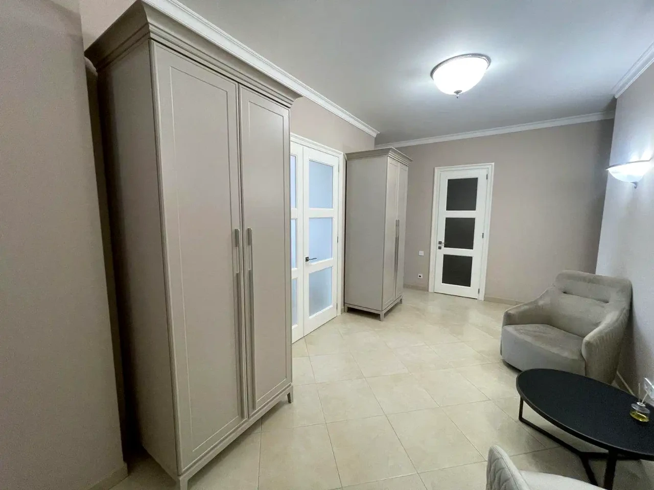 Оренда квартири 3-кімн. 107 м² 7/10 пов.