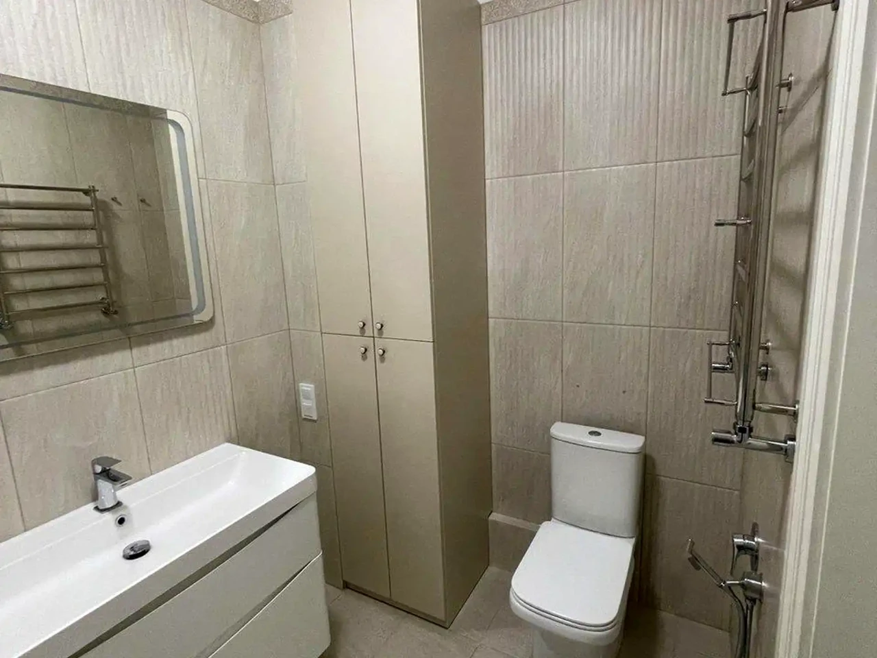 Оренда квартири 3-кімн. 107 м² 7/10 пов.