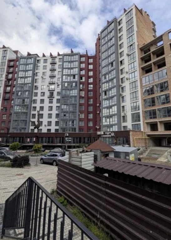 Продаж 1 кім квартири/двостроння/ЖК Княгинин