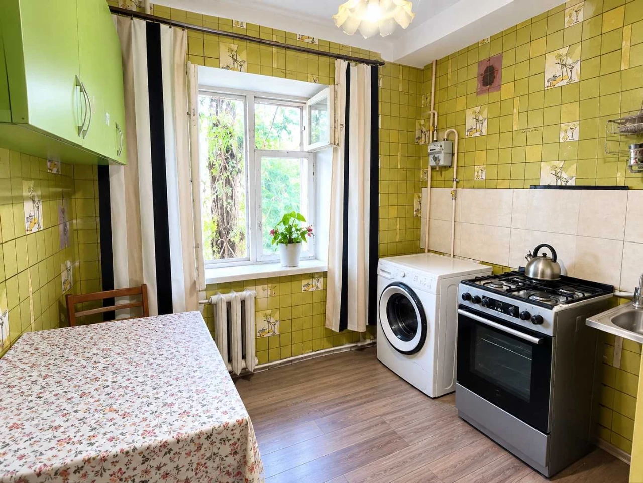 Продам 3х комнатную квартиру в центре Фонтана, рядом парк Ко