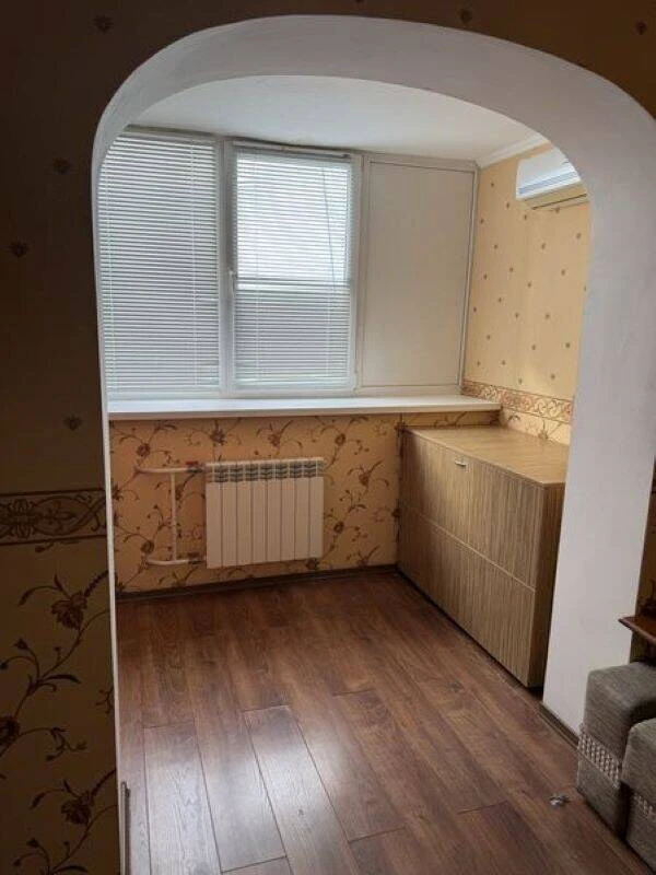 Продам 2-комнатную квартиру, улица Каштановая, д. 4, Деснянсь