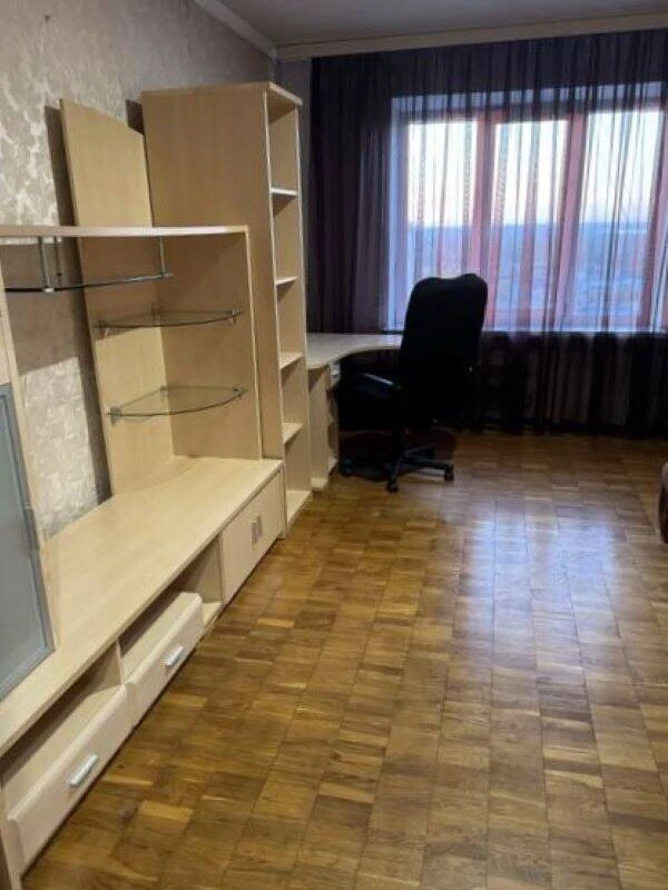 Продам 2-комнатную квартиру, улица Каштановая, д. 4, Деснянсь