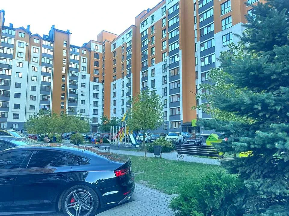 Квартира. Івано-Франківськ, Героїв Миколаєва вул.