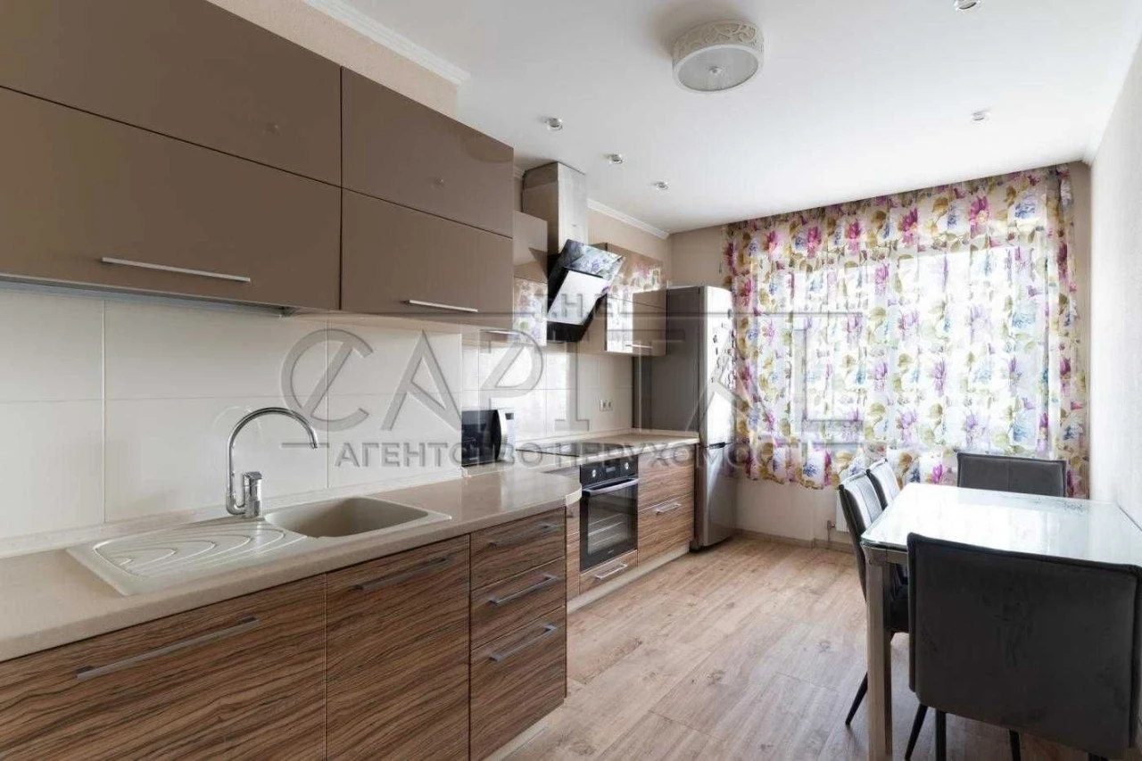 Продаж 2-кімнатої квартири 94,5 м² в ЖК Абрикос, Дарницький