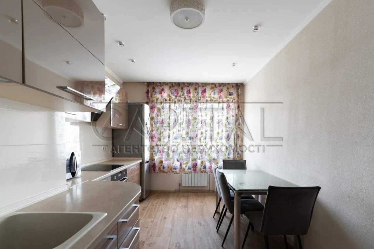 Продаж 2-кімнатої квартири 94,5 м² в ЖК Абрикос, Дарницький