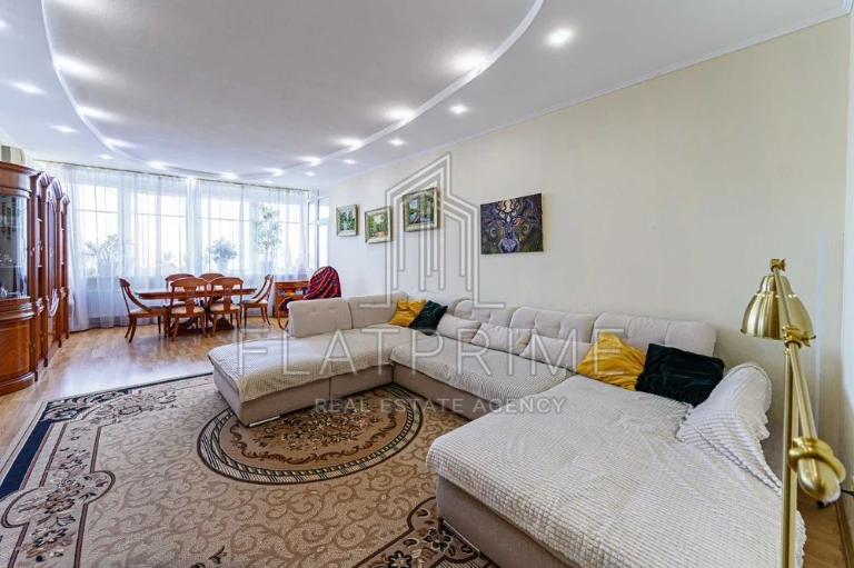 Продаж 4-кімнатної квартири 149 м² у центрі Києва