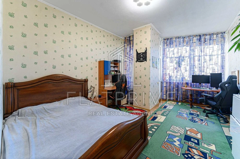 Продаж 4-кімнатної квартири 149 м² у центрі Києва