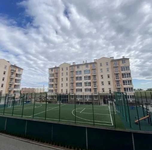 Дворівнева 4-кімнатна квартира у клубному будинку з паркінго