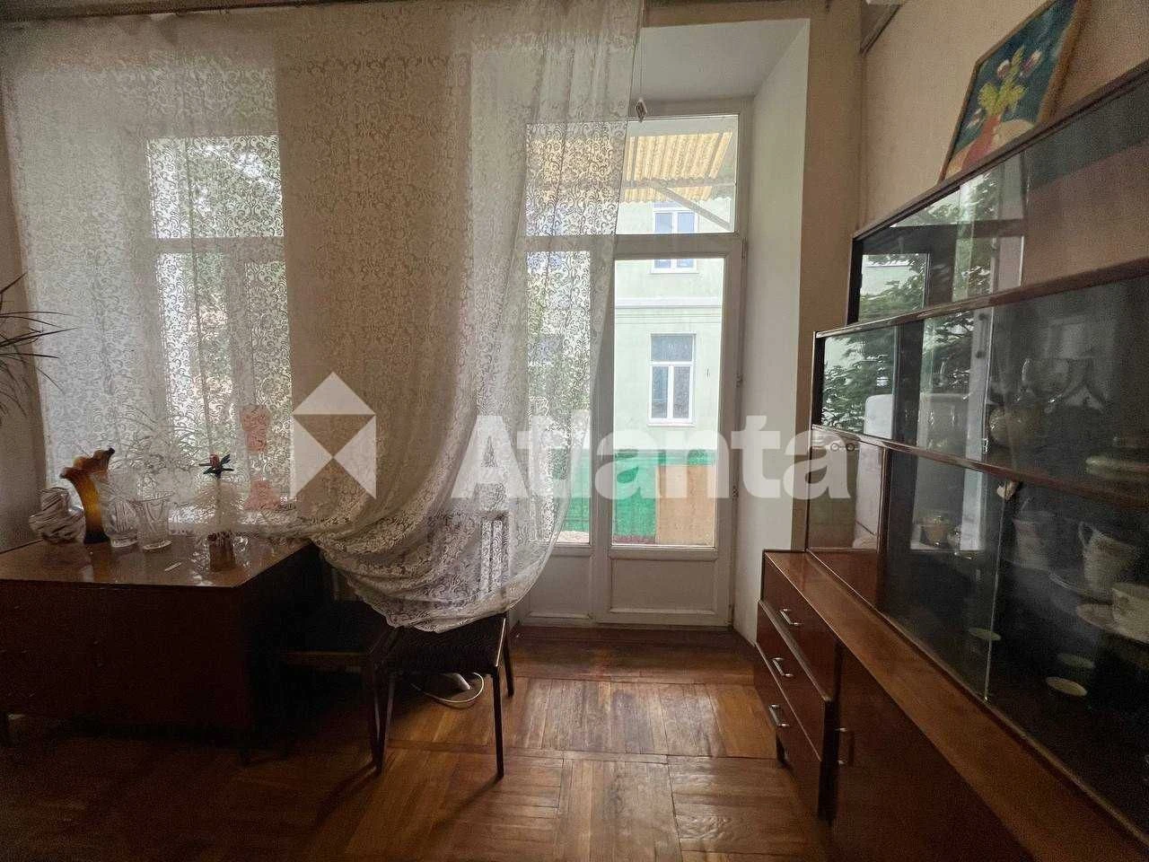 Трикімнатна квартира в центрі Одеси на Канатній поруч із Дер