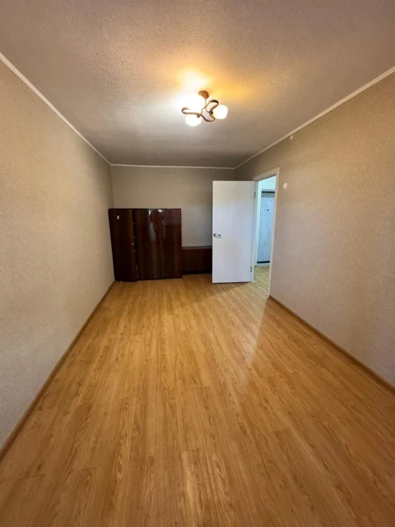 Продам свою 1-кімн. кв. Вул.Аваліані б.11.