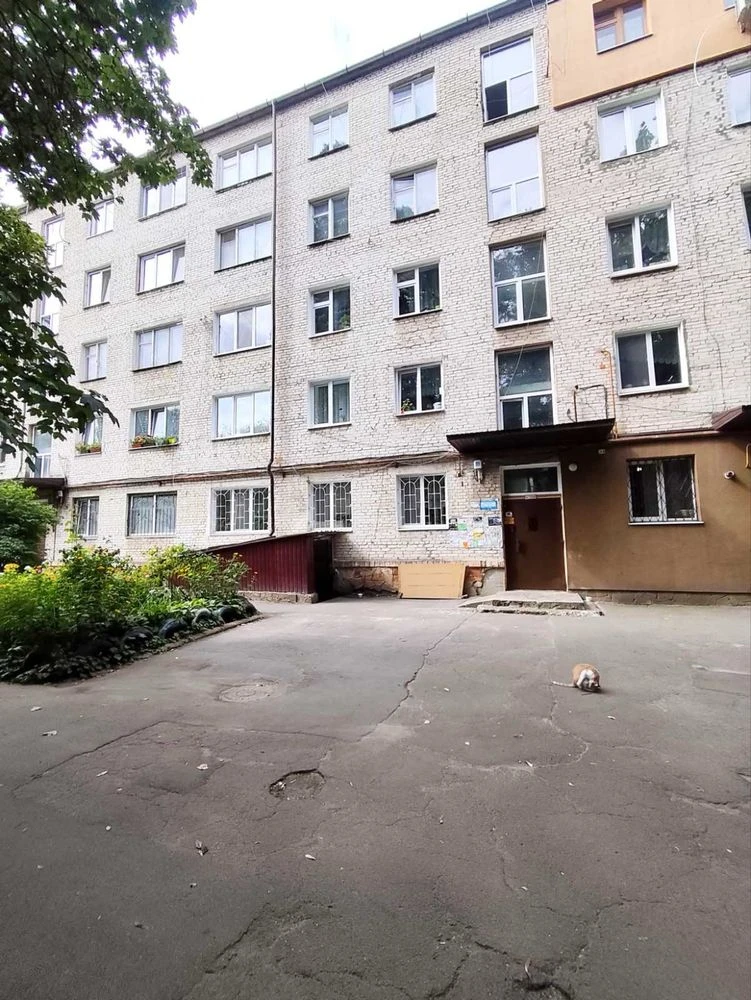 Трикімнатна по Кн Романа