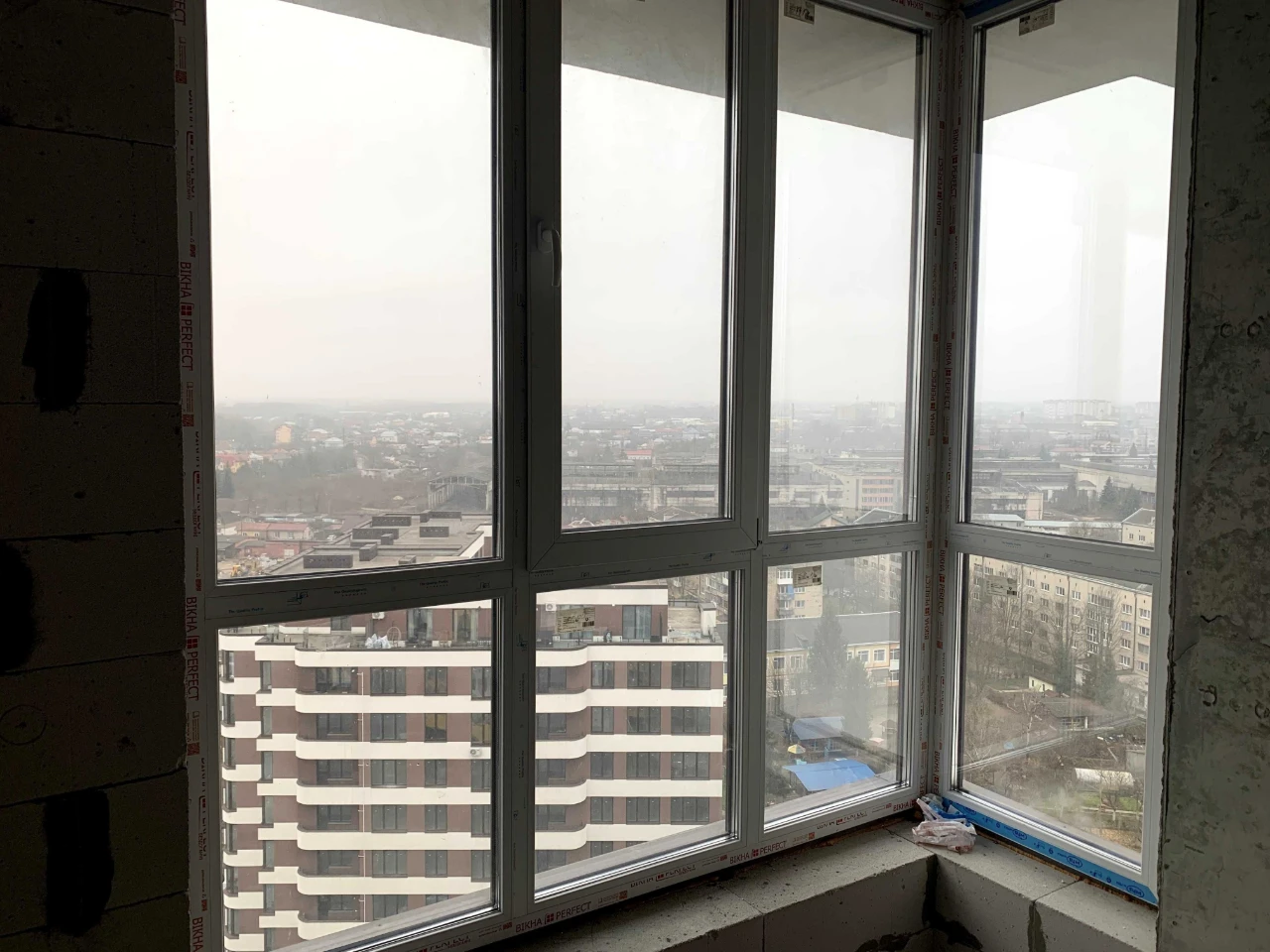 Продається видова 1кімнатна  квартира 44.3 м.кв
