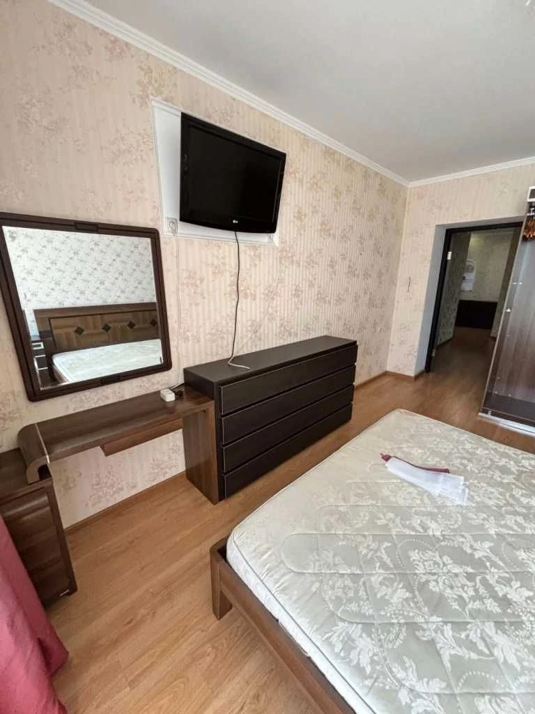Продам 2к квартиру, 107кв.м, 8/9 пов, цегла, котел