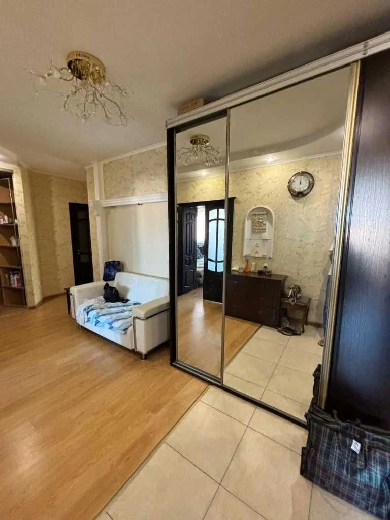 Продам 2к квартиру, 107кв.м, 8/9 пов, цегла, котел