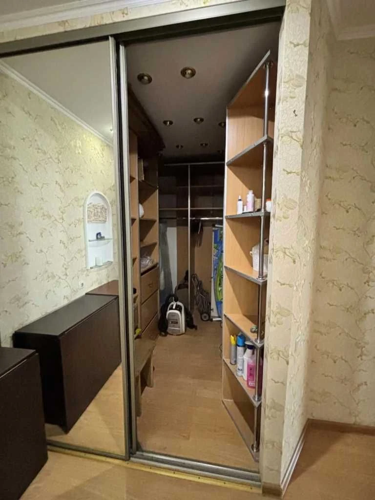 Продам 2к квартиру, 107кв.м, 8/9 пов, цегла, котел