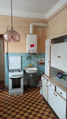 3-к, Корятовича вул., 2, Центр