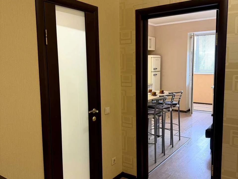Квартира. Київ, Анни Ахматової вул.